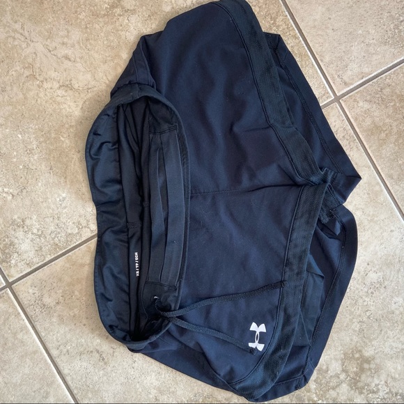 Under Armour 2-in-1 workout shorts - Picture 5 of 6